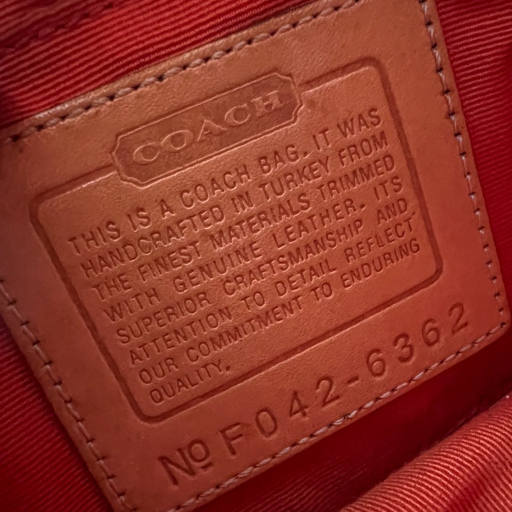 Vintage Y2K Coach Hampton Signature Beige Baguette Shoulder Bag with Flap Buckle - Picture 2 of 11